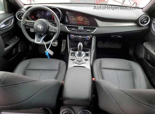 ZARFAMBN9R7684662 2024 ALFA ROMEO GIULIA Красный Вид панели приборов