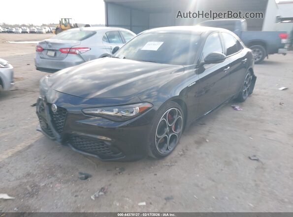 ZARFAMBNXR7678157 2024 ALFA ROMEO GIULIA Черный Передняя левая четверть