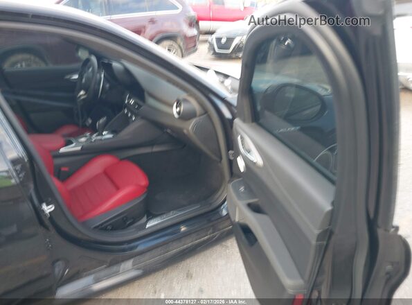 ZARFAMBNXR7678157 2024 ALFA ROMEO GIULIA Черный Вид салона спереди