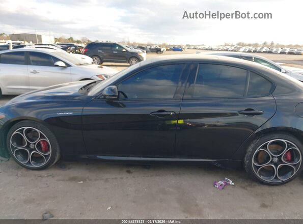 ZARFAMBNXR7678157 2024 ALFA ROMEO GIULIA Черный Панорамный вид салона 360°