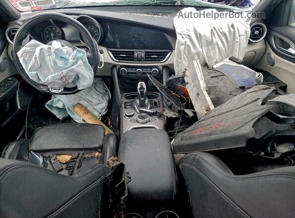 ZARFANBN2L7630536 2020 ALFA ROMEO GIULIA Blue Առջևի վահանակի տեսք