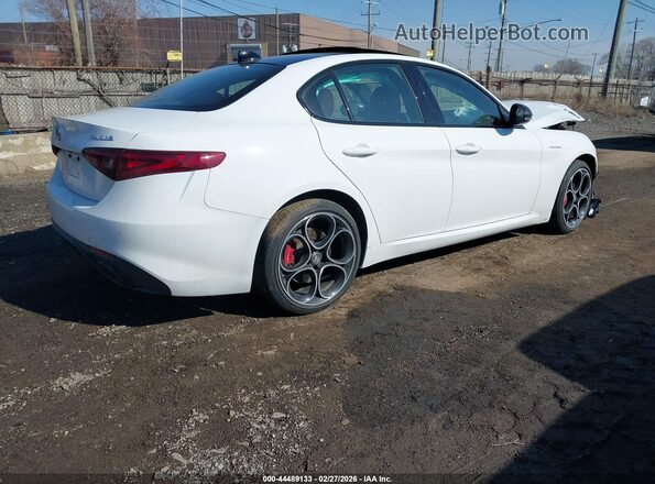 ZARFANBNXP7675181 2023 ALFA ROMEO GIULIA Белый Задняя правая четверть