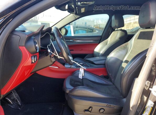 ZASFAKEV0J7C27485 2018 ALFA ROMEO STELVIO Черный Вид салона спереди