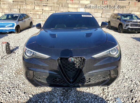 ZASFAKEV0J7C27485 2018 ALFA ROMEO STELVIO Черный Вид спереди
