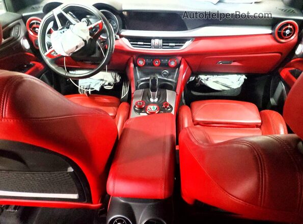 ZASFAKNN2J7C27939 2018 ALFA ROMEO STELVIO Черный Вид панели приборов