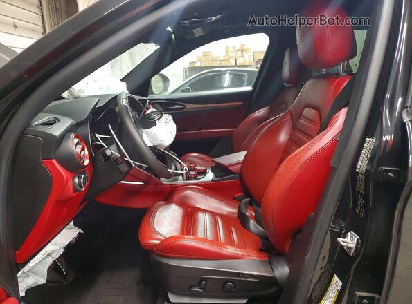 ZASFAKNN2J7C27939 2018 ALFA ROMEO STELVIO Черный Вид салона спереди