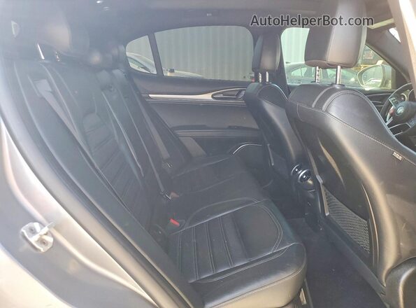 ZASFAKNN8J7B64541 2018 ALFA ROMEO STELVIO Серый Вид задней части салона