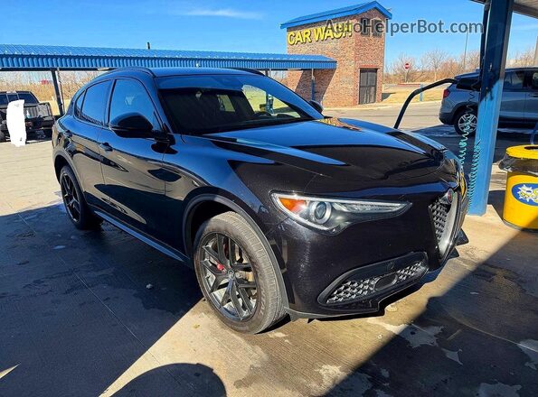 ZASPAJAN7L7C89828 2020 ALFA ROMEO STELVIO Черный Передняя левая четверть