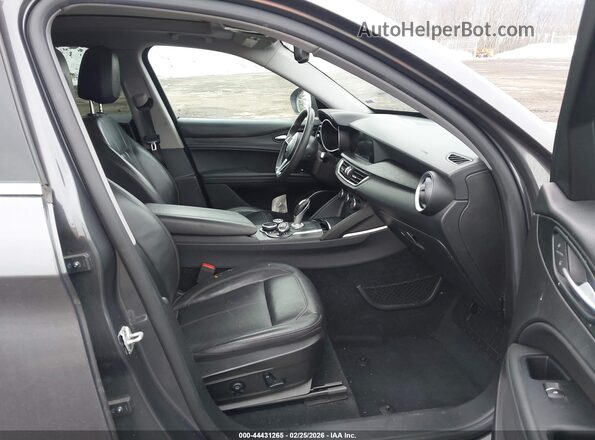 ZASPAKAN3K7C32370 2019 ALFA ROMEO STELVIO Gray Widok wnętrza z przodu