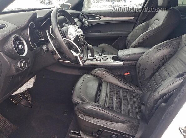 ZASPAKBN0P7D52875 2023 ALFA ROMEO STELVIO White Սալոնի դիմացի տեսք