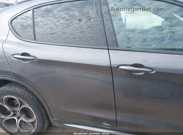 ZASPAKBN1P7D54084 2023 ALFA ROMEO STELVIO Gray Սալոնի 360 աստիճան տեսք
