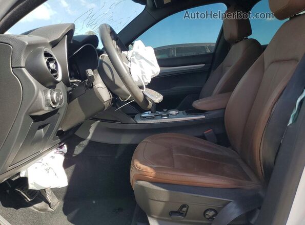 ZASPAKBN3R7D76445 2024 ALFA ROMEO STELVIO Белый Вид салона спереди