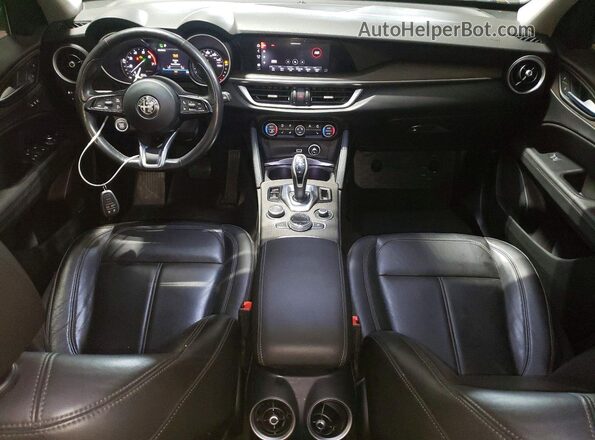 ZASPAKBN5L7C83272 2020 ALFA ROMEO STELVIO Gray Vista del salpicadero