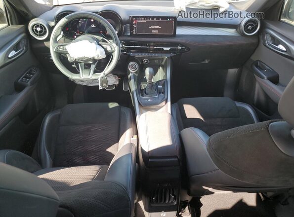 ZASPATDW7R3037798 2024 ALFA ROMEO OTHER Black Widok deski rozdzielczej