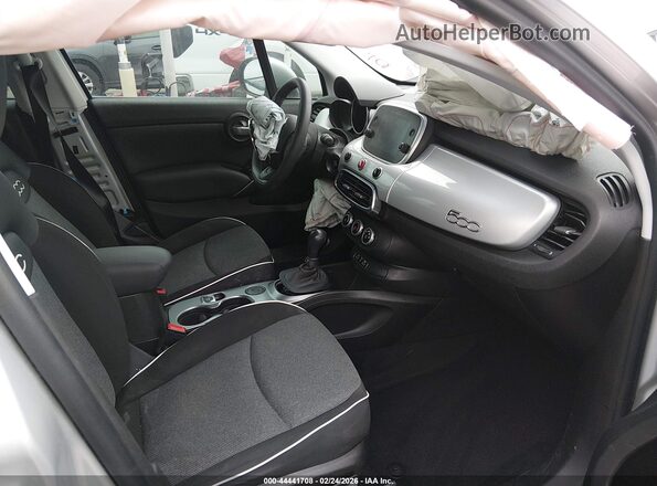 ZFBCFXAB6JP714022 2018 FIAT 500X Серебряный Вид салона спереди