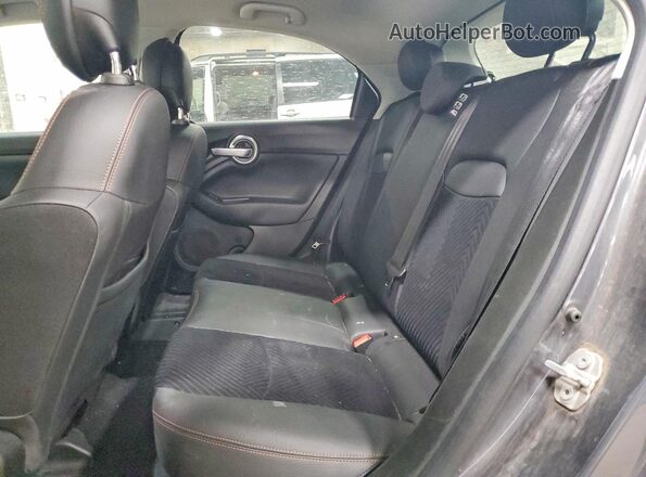 ZFBCFXCB2JP685731 2018 FIAT 500X Серый Вид задней части салона