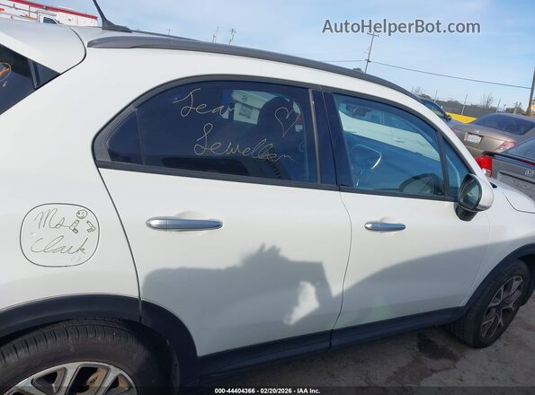 ZFBCFXCB5HP532691 2017 FIAT 500X White Widok zestawu wskaźników