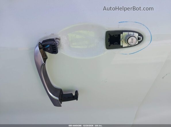 ZFBCFXCB5HP532691 2017 FIAT 500X White Widok z przodu