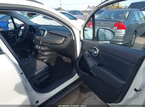ZFBCFXCB5HP532691 2017 FIAT 500X White Widok wnętrza z przodu