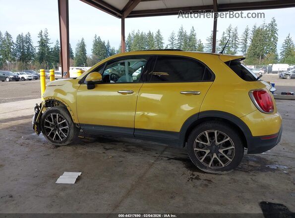 ZFBCFYET0GP334457 2016 FIAT 500X Yellow 360 interior view