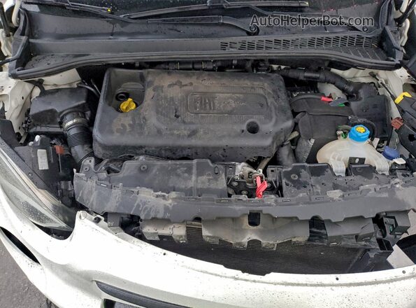ZFBNFADH1KZ042477 2019 FIAT 500L Белый Вид задней части салона