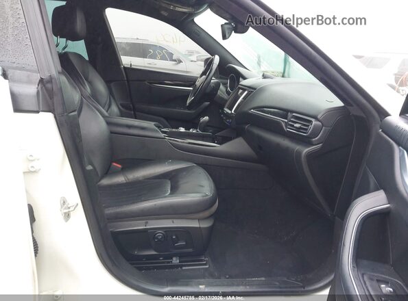 ZN661XUAXHX213980 2017 MASERATI LEVANTE White Vista interior delantera