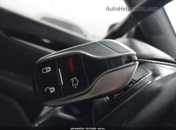 ZN661XUAXHX213980 2017 MASERATI LEVANTE White Vista del salpicadero