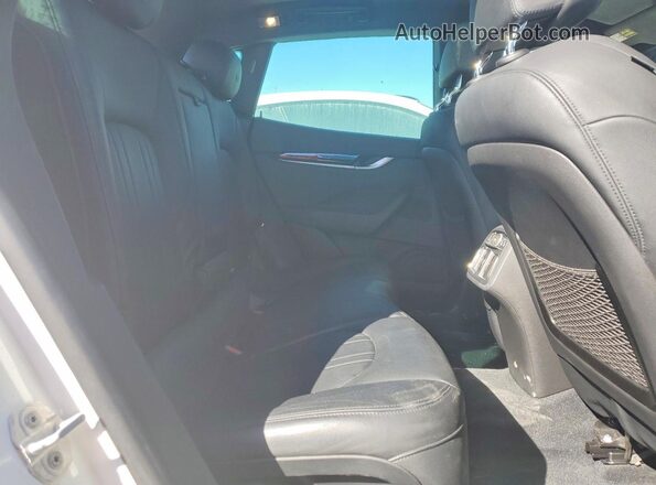 ZN661YUAXMX378525 2021 MASERATI LEVANTE Белый Вид задних сидений