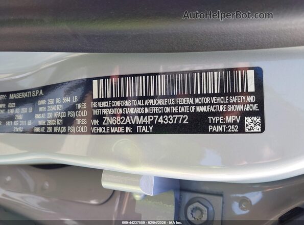 ZN682AVM4P7433772 2023 MASERATI GRECALE Light Blue Вид задніх сидінь