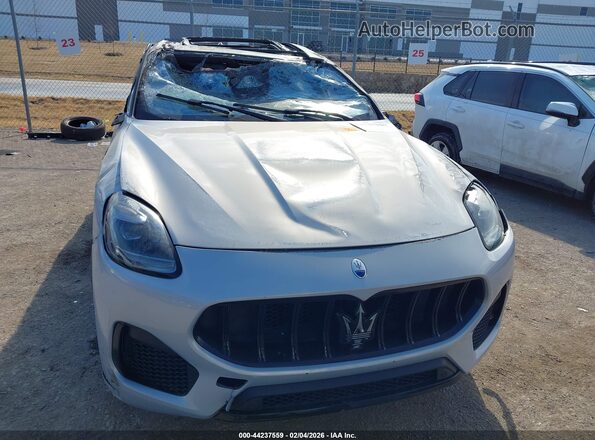 ZN682AVM4P7433772 2023 MASERATI GRECALE Light Blue Вид підкапотного простору