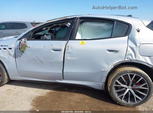 ZN682AVM4P7433772 2023 MASERATI GRECALE Light Blue Вид панелі приладів