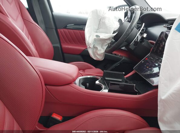 ZN6PMDBA3R7450499 2024 MASERATI GRECALE Синий Вид салона спереди