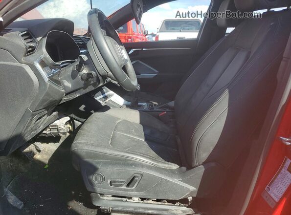 WA1DECF38R1049860 2024 AUDI Q3 Red Вид панелі приладів