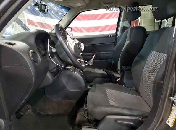 1C4NJRFBXHD127343 2017 JEEP PATRIOT Угольный Вид панели приборов
