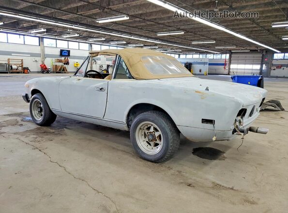 124CS20149944 1979 FIAT 124 Cream Rear left
