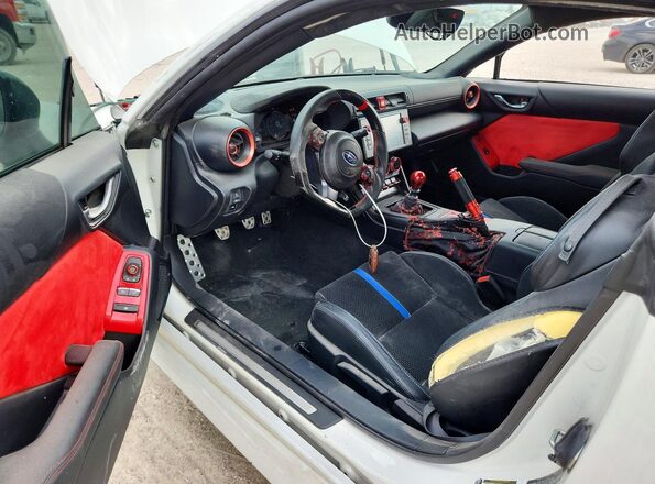JF1ZDBS11S9701101 2025 SUBARU BRZ Белый Вид щитка приборов
