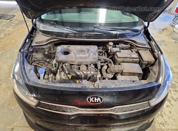 3KPA25AB0JE052832 2018 KIA RIO Черный Вид подкапотного пространства