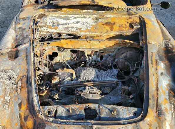 1422867461 1972 VOLKSWAGEN KARMANGHIA Пожар Вид задней части салона