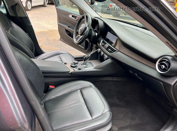 ZARFAEEN9H7544398 2017 ALFA ROMEO GIULIA Серый Вид сзади