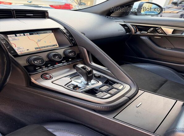 SAJWA6ET1H8K43103 2017 JAGUAR F-TYPE Белый Вид салона спереди