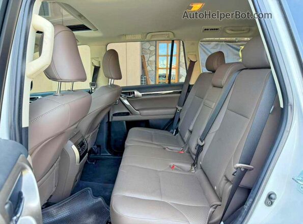 JTJGM7BX1M5294262 2021 LEXUS GX Белый Вид задней части салона