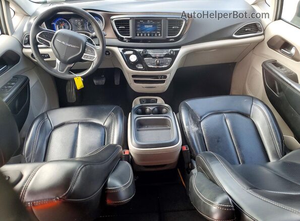 2C4RC1DG9LR286095 2020 CHRYSLER VOYAGER Silver Вид щитка приладів