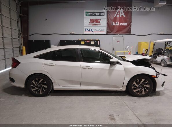 19XFC2F76JE033689 2018 HONDA CIVIC White Вид задньої частини салону