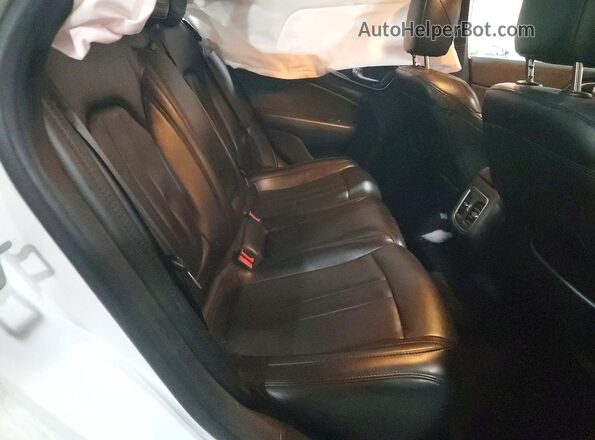 1C3CCCAB0HN508350 2017 CHRYSLER 200 White Widok tylnych siedzeń