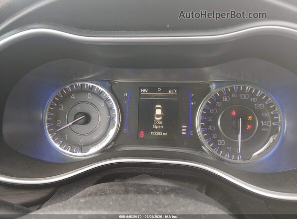 1C3CCCAB1GN171220 2016 CHRYSLER 200 Серебряный Вид задних сидений