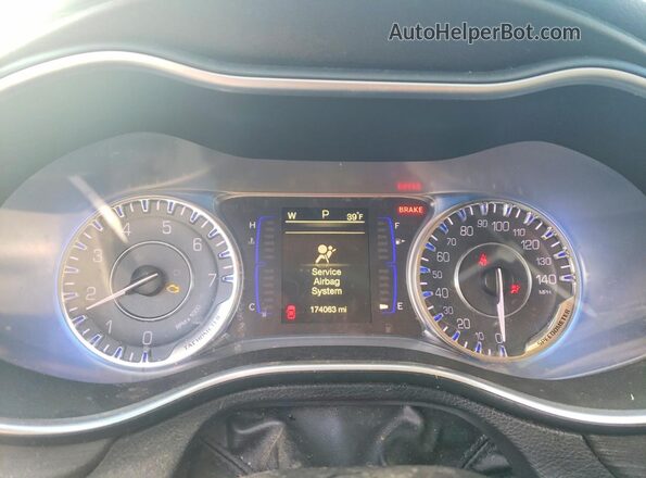 1C3CCCFB0HN500192 2017 CHRYSLER 200 Белый Вид щитка приборов