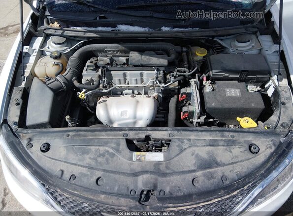 1C3CCCFBXHN501317 2017 CHRYSLER 200 Белый Вид сзади