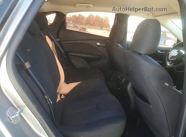 1C3CDFAAXGD571191 2016 DODGE DART Silver Widok tylnych siedzeń