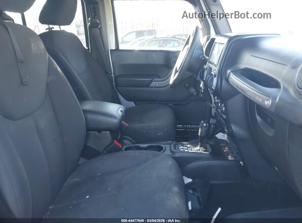 1C4BJWDG2GL337116 2016 JEEP WRANGLER UNLIMITED Gray Widok wnętrza z przodu