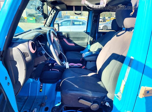 1C4BJWDG3JL882149 2018 JEEP WRANGLER Синий Вид салона спереди